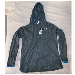 BNWT Under Armour long sleeve top with hoodie